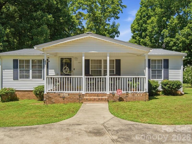 5766 Adicks Court, York, SC - 2 beds, 2 baths, 1,456 sqft - $259,000
