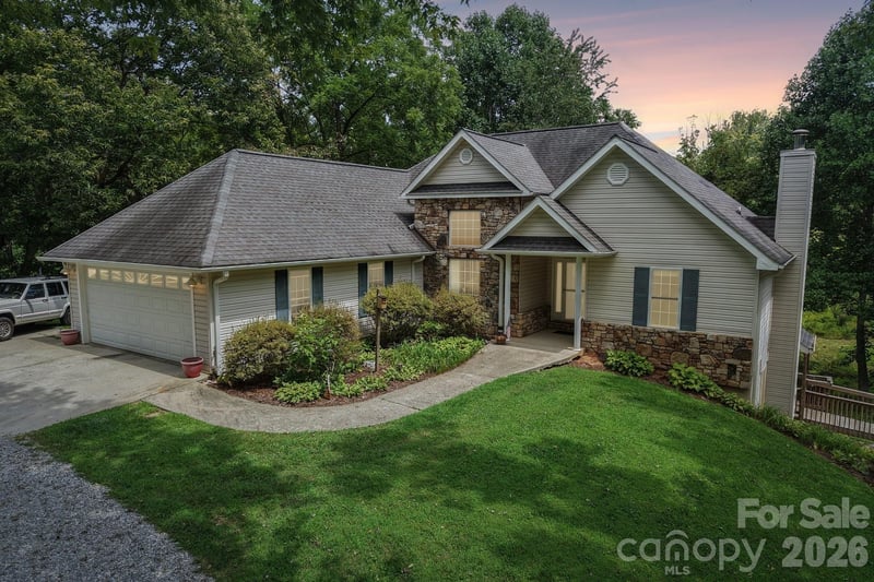 1414 Kanuga Road, Hendersonville, NC - 3 beds, 3 baths, 1,502 sqft - $599,987
