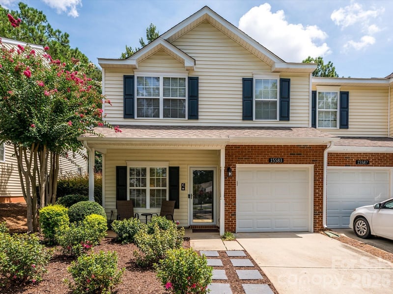 15583 Stronvar House Lane, Charlotte, NC - 2 beds, 2.5 baths, 1,615 sqft - $360,000