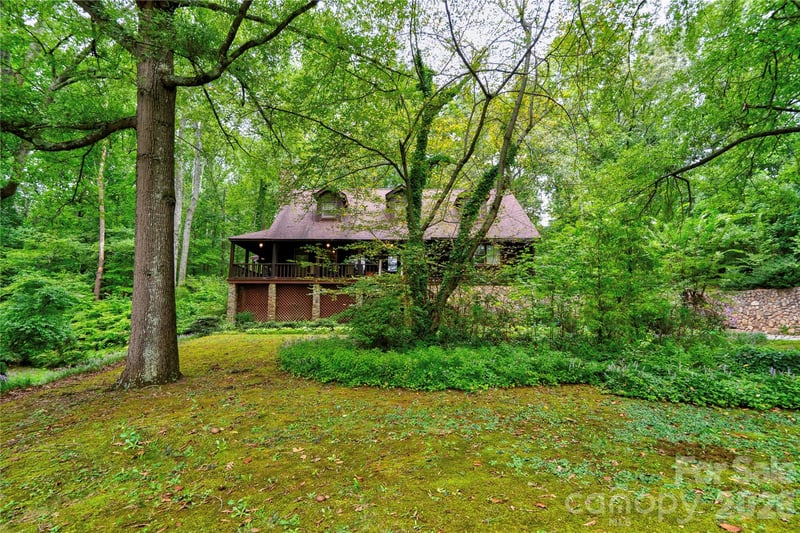 812 Southridge Drive, Kings Mountain, NC - 4 beds, 2 baths, 2,150 sqft - $450,000