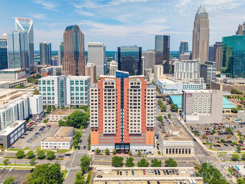 222 S Caldwell Street Apt 1607, Charlotte, NC - 1 bed, 1 bath, 782 sqft - $365,000