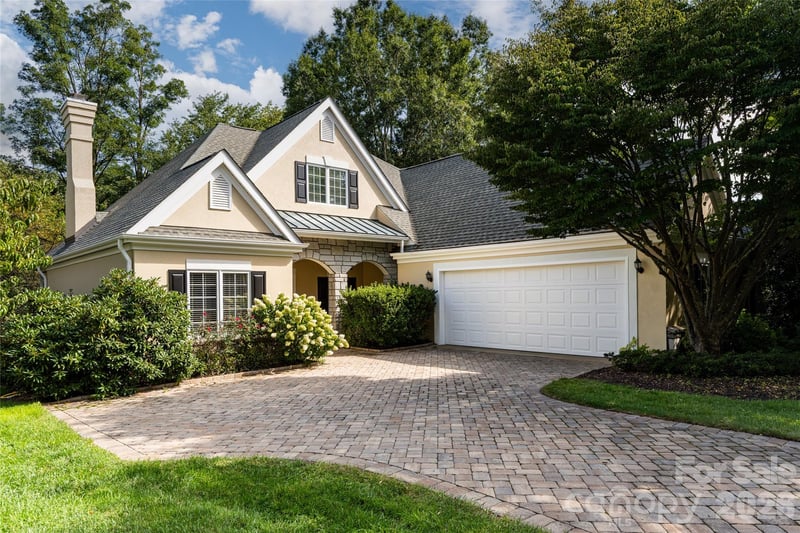 8 Clovelly Way, Asheville, NC - 4 beds, 3 baths, 2,923 sqft - $799,900