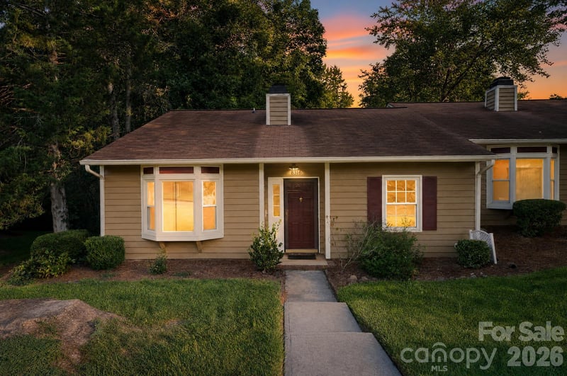 8316 Summerglen Circle, Charlotte, NC - 2 beds, 2 baths, 1,168 sqft - $209,900