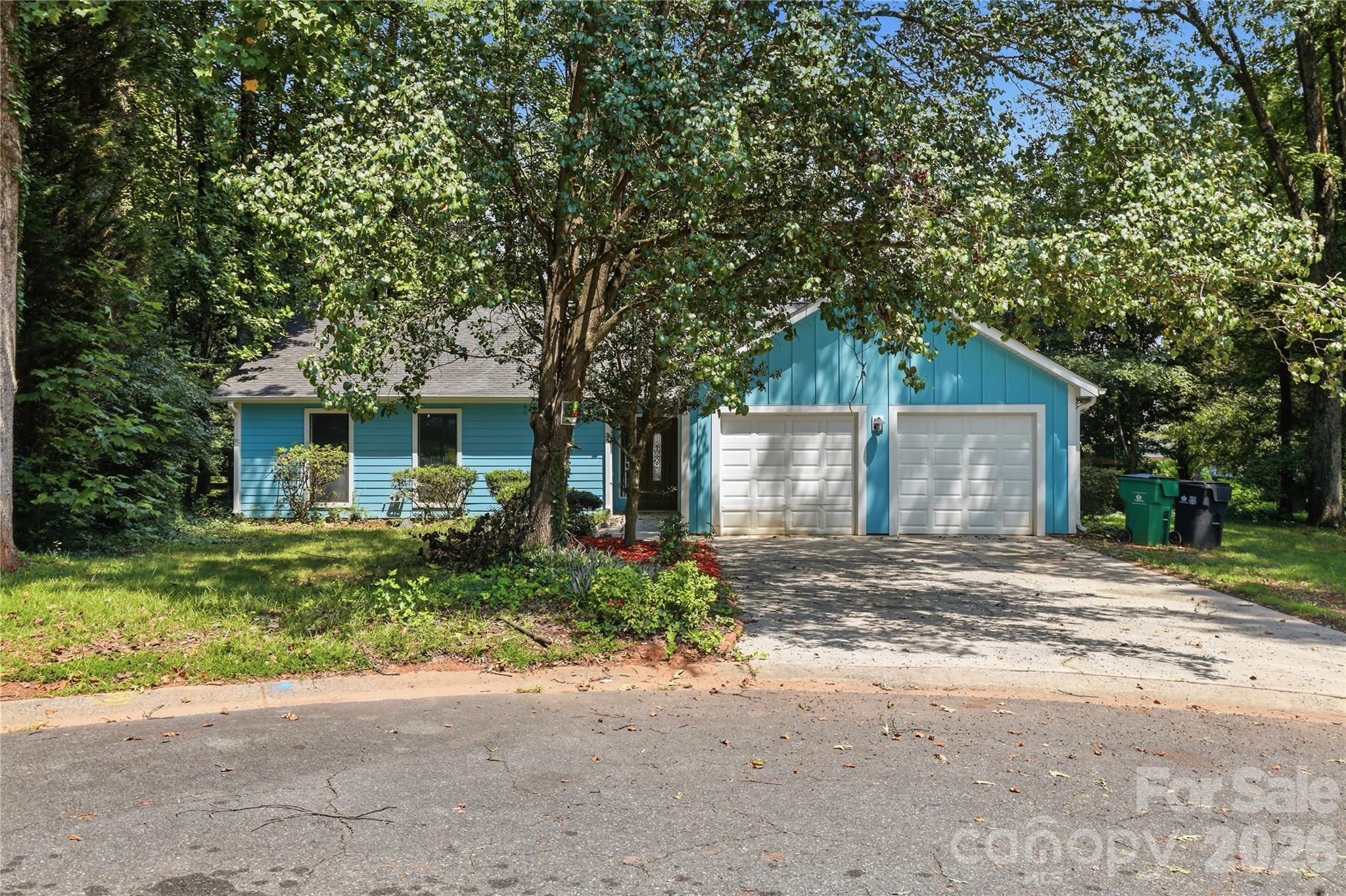 5810 Ness Ct, Charlotte, NC 28208. property listing photo