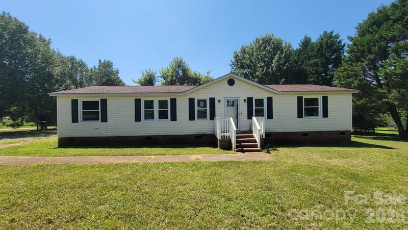5401 Creek Run Court, Bessemer City, NC - 3 beds, 2 baths, 1,984 sqft - $210,000
