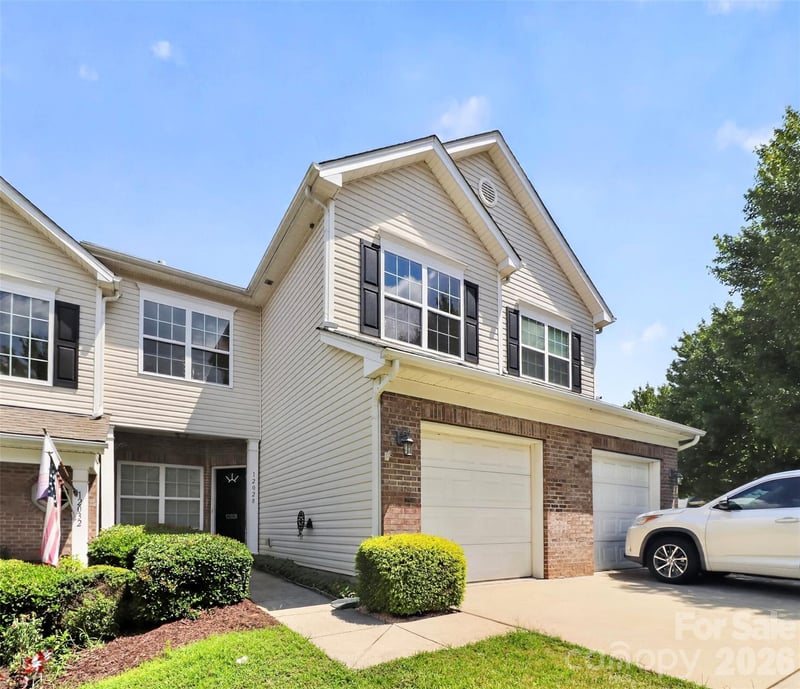 12028 Stratfield Place Circle, Pineville, NC - 3 beds, 2.5 baths, 1,589 sqft - $350,000