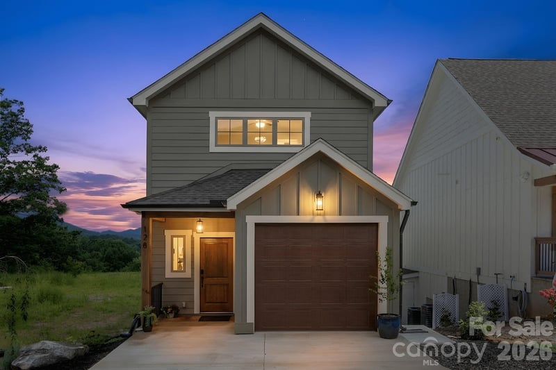 128 Chepstow Place, Black Mountain, NC - 2 beds, 2.5 baths, 1,128 sqft - $625,000