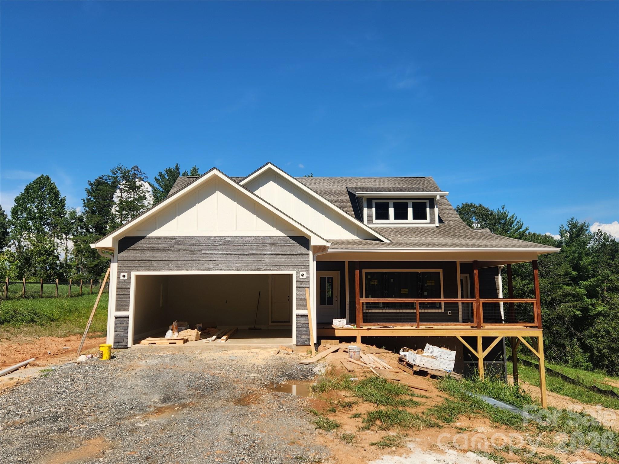 10 Setter Lane, Weaverville, NC. property listing photo
