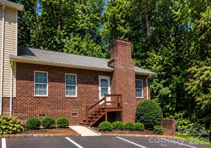 1491 20th Avenue NE Apt 6, Hickory, NC - 2 beds, 1 bath, 1,020 sqft - $189,900