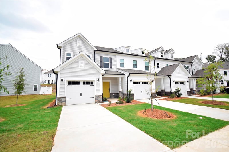 11816 Basking Drive, Charlotte, NC - 3 beds, 2.5 baths, 1,762 sqft - $2,150
