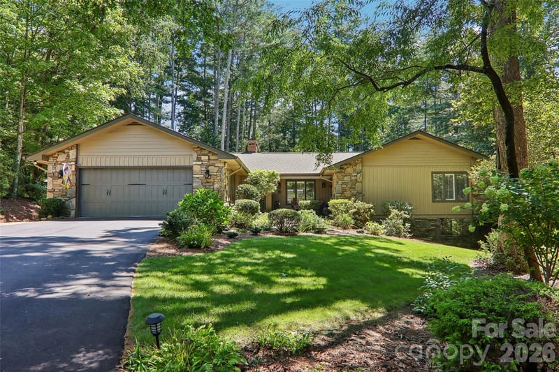 133 Larchmont Drive, Hendersonville, NC - 3 beds, 2.5 baths, 2,640 sqft - $700,000