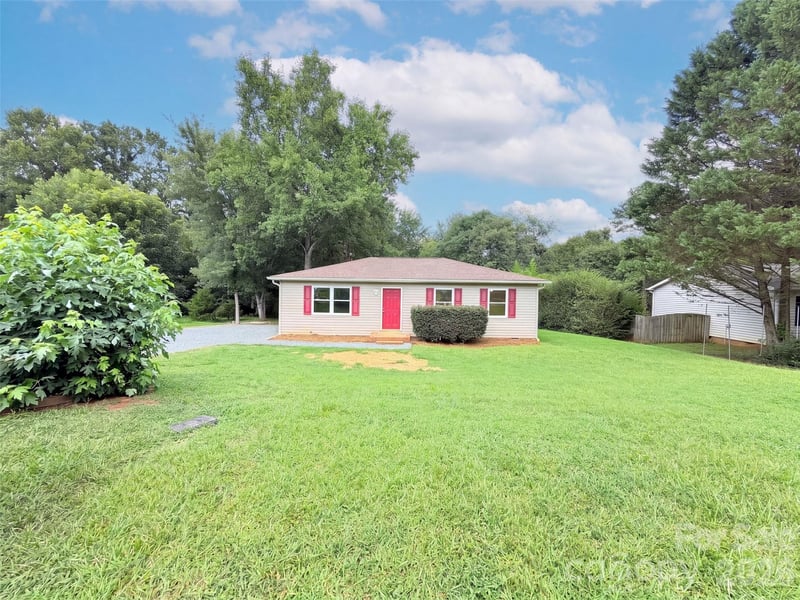 8332 Clear Meadow Lane, Charlotte, NC - 3 beds, 1 bath, 1,060 sqft - $275,000