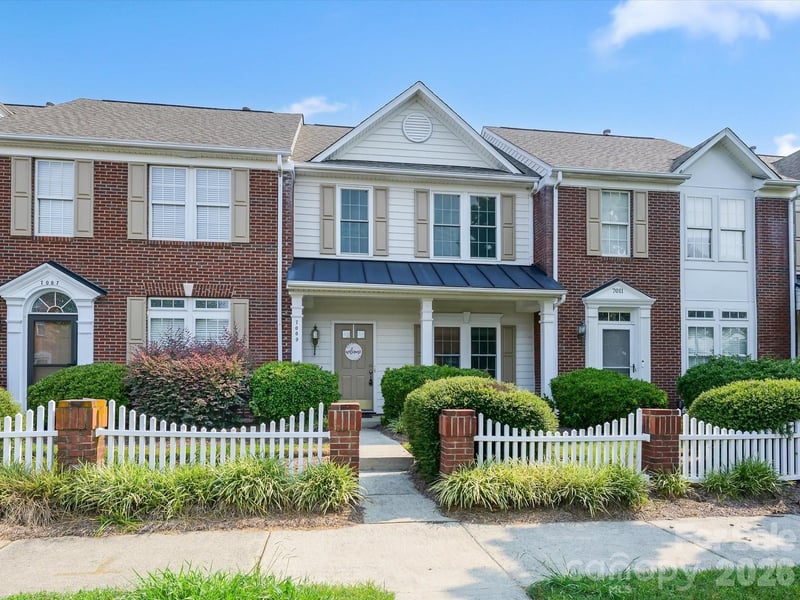 7009 Creft Circle, Indian Trail, NC - 2 beds, 2.5 baths, 1,351 sqft - $285,000