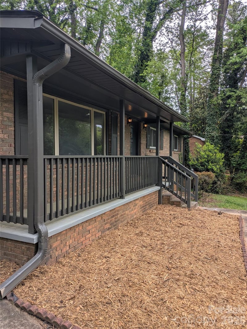 1002 Hemlock Drive, Shelby, NC - 3 beds, 1.5 baths, 1,547 sqft - $200,000