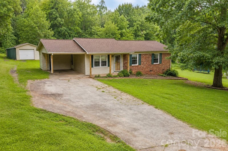 1139 Loblolly Lane Apt 4, Newton, NC - 3 beds, 1.5 baths, 1,008 sqft - $210,000