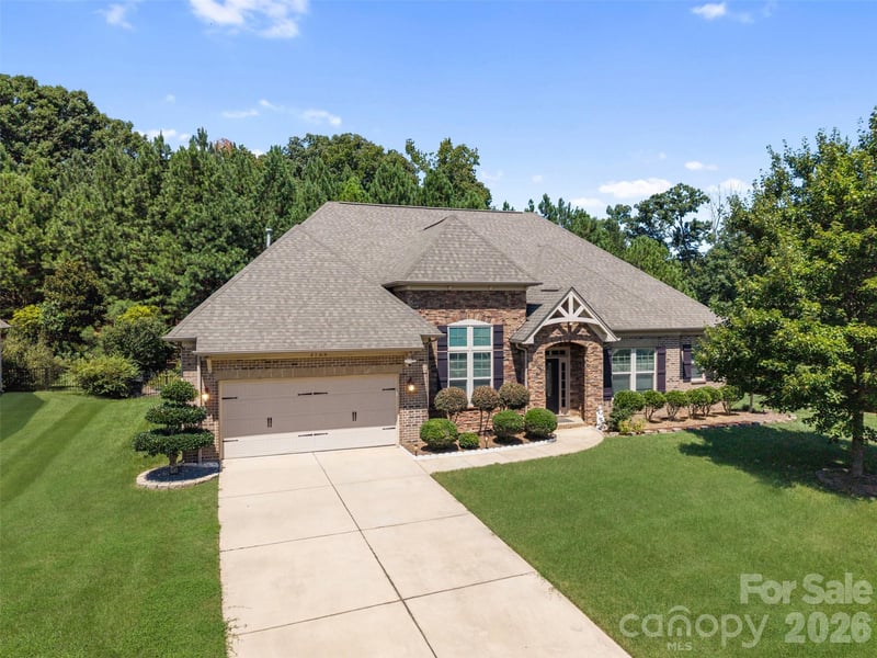3709 Elk Way, Indian Trail, NC - 4 beds, 3.5 baths, 3,077 sqft - $689,000