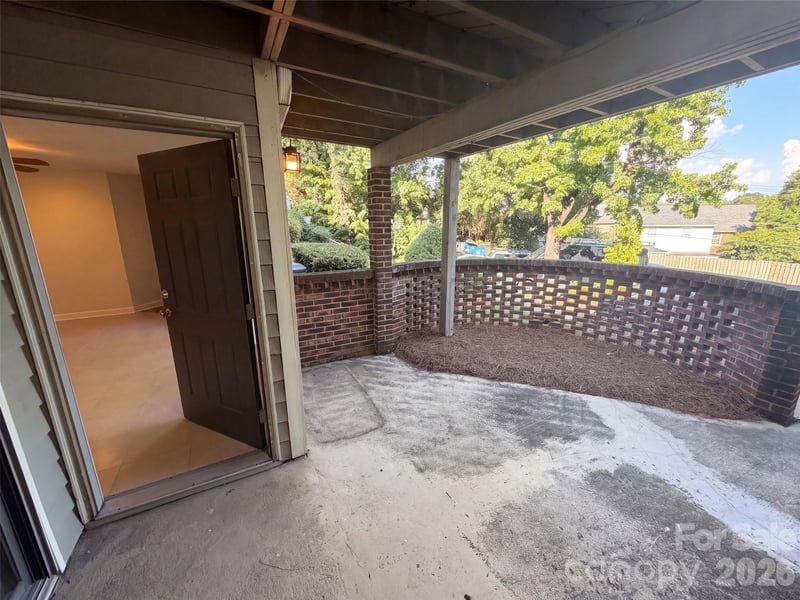 1612 Sharon Road W Apt 61, Charlotte, NC - 2 beds, 2 baths, 906 sqft - $165,000