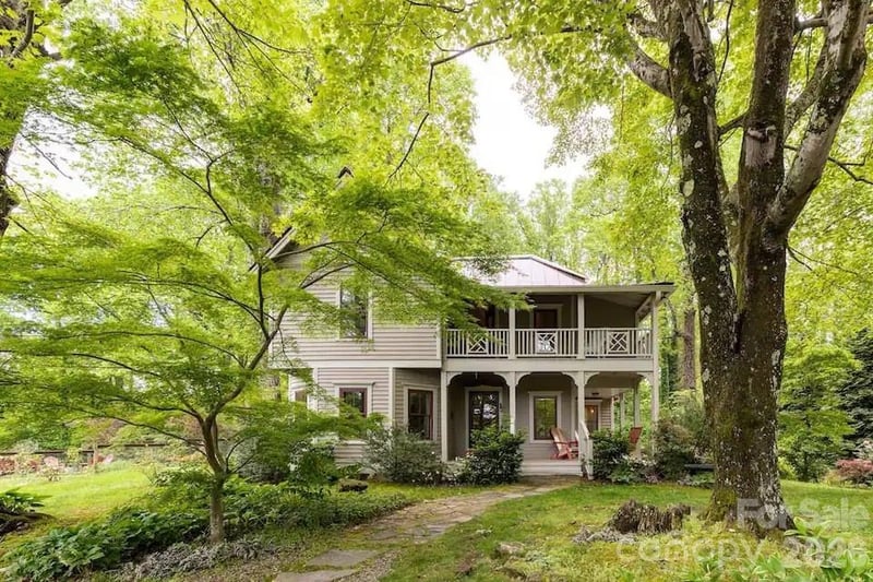 520 Esseola Street, Saluda, NC - 4 beds, 2 baths, 2,051 sqft - $760,000