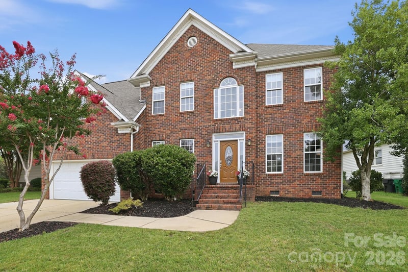12415 Oakbriar Lane, Charlotte, NC - 4 beds, 2.5 baths, 2,759 sqft - $487,000