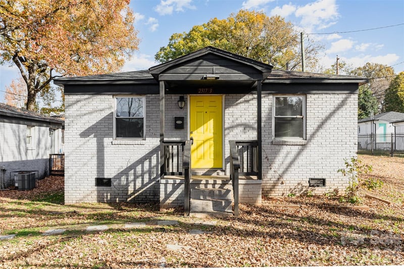 2301-2407 Julia Avenue, Charlotte, NC - 41 beds, 15,204 sqft - $2,800,000