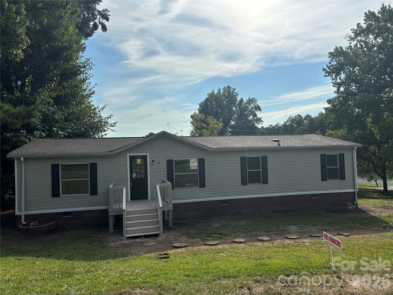 141 Patricia Street, Lancaster, SC - 3 beds, 2 baths, 1,760 sqft - $220,000