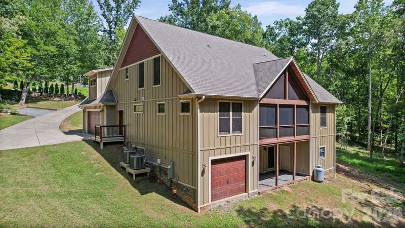 126 Hunters Field Way, Kings Mountain, NC - 4 beds, 3.5 baths, 3,813 sqft - $735,000