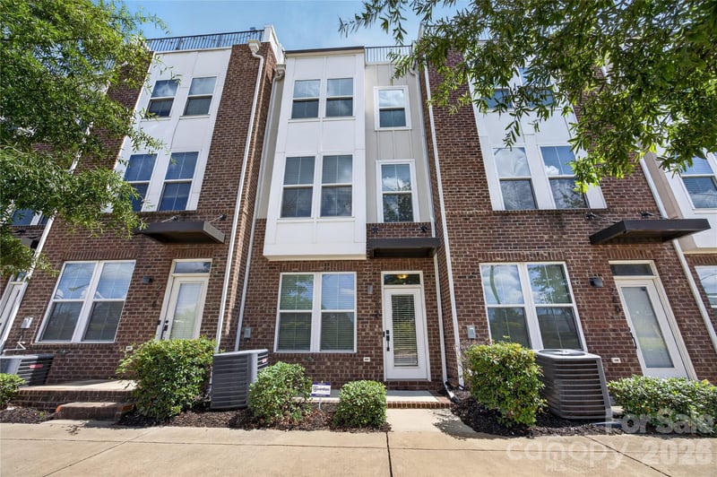 252 Parkwood Avenue, Charlotte, NC - 3 beds, 3.5 baths, 1,940 sqft - $565,000