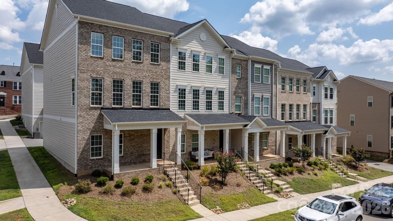 13924 Winmau Lane Apt 10, Huntersville, NC - 3 beds, 3 baths, 2,012 sqft - $435,000