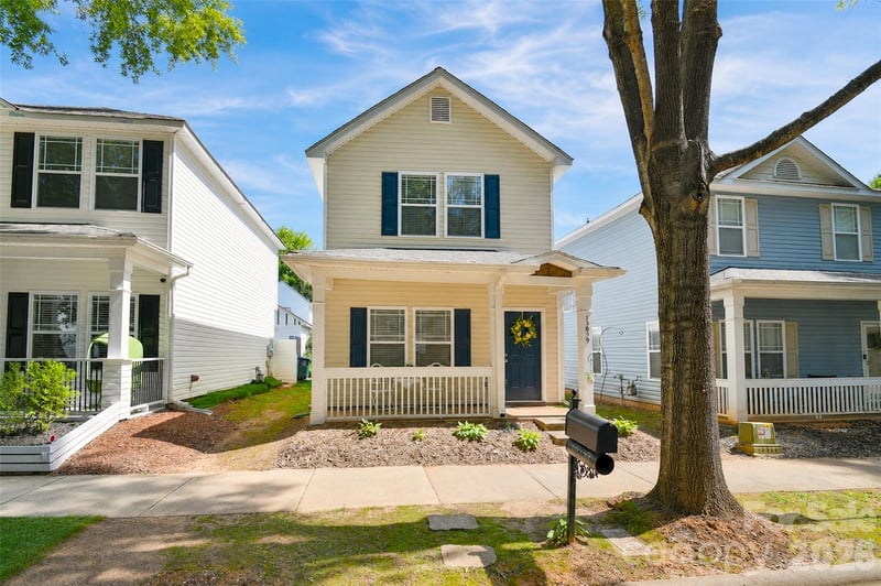 13039 Windy Lea Lane, Huntersville, NC - 2 beds, 2.5 baths, 1,112 sqft - $300,000