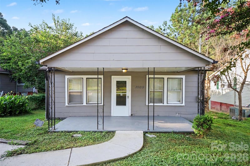 1909 Marshall Avenue, Gastonia, NC - 2 beds, 1 bath, 806 sqft - $169,000