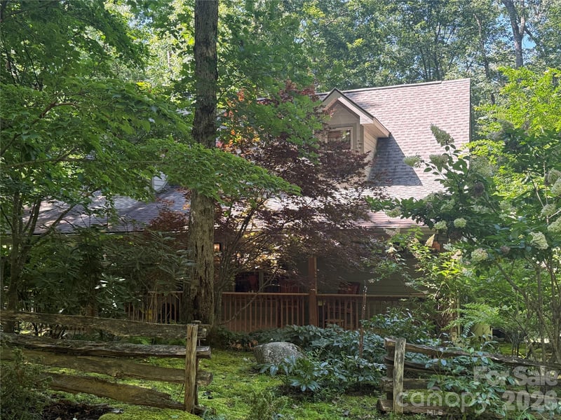 779 Thissa Way, Brevard, NC - 2 beds, 2 baths, 2,250 sqft - $639,000