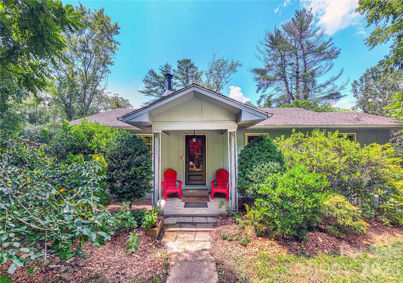 875 Mills Gap Road, Fletcher, NC - 2 beds, 2 baths, 957 sqft - $296,000
