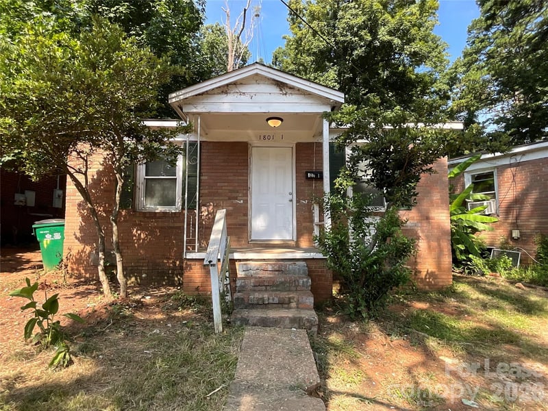 1801 Newland Road, Charlotte, NC - 2 beds, 1 bath, 676 sqft - $895