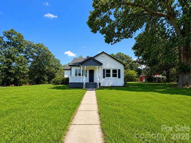 302 S Myrtle School Road, Gastonia, NC - 3 beds, 1 bath, 936 sqft - $220,000