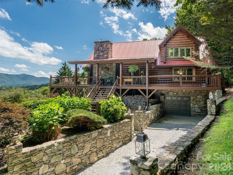 95 Splendor Ridge, Waynesville, NC - 3 beds, 3 baths, 3,312 sqft - $1,250,000