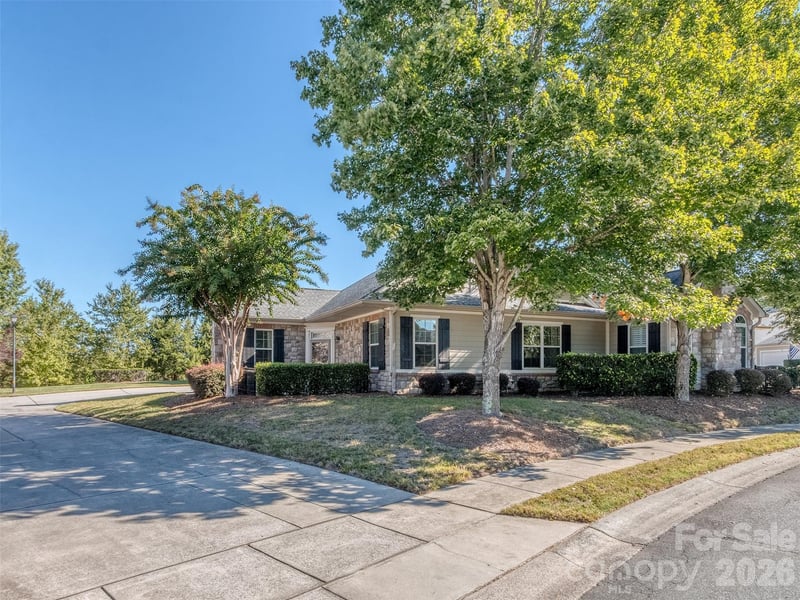 776 Ledgestone Court, Tega Cay, SC - 3 beds, 2.5 baths, 1,875 sqft - $399,000