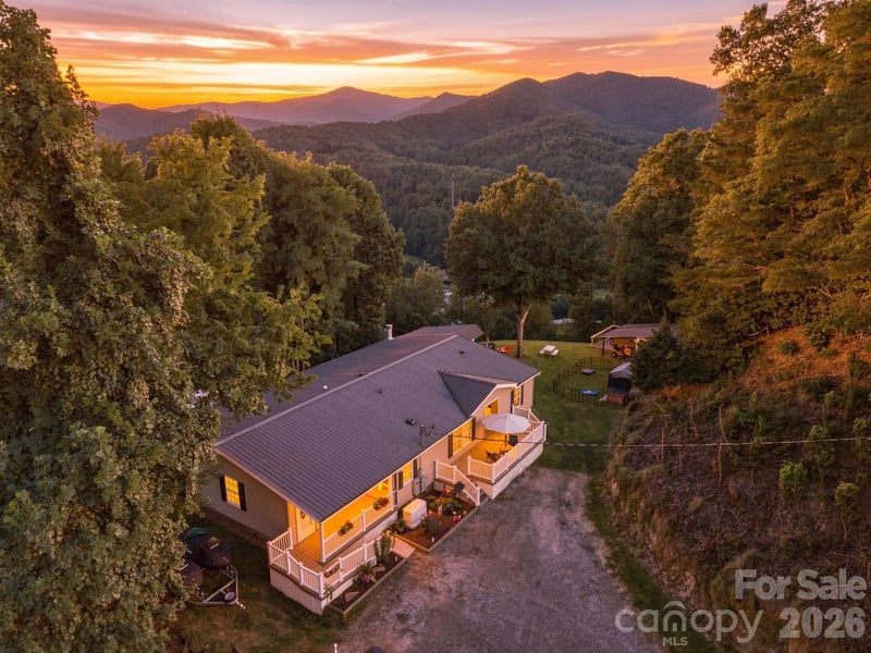 4 Sunset Farms Road, Whittier, NC - 3 beds, 2 baths, 2,468 sqft - $575,000