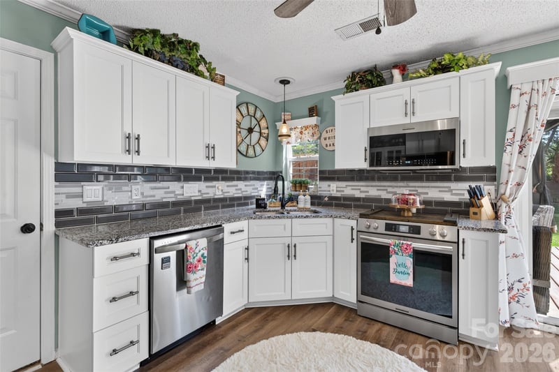 119 Milroy Lane, Mooresville, NC - 3 beds, 2.5 baths, 1,555 sqft - $369,000