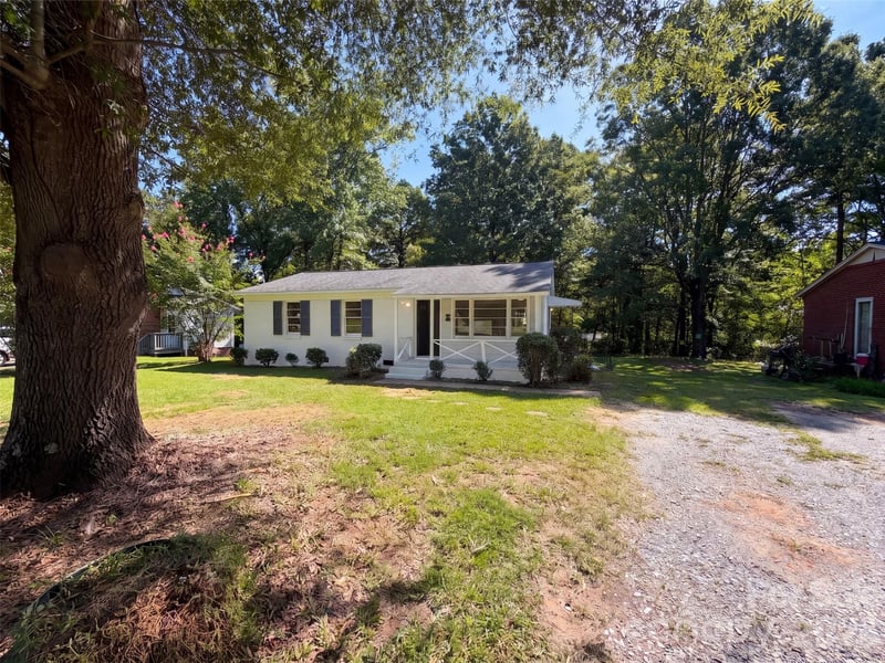 107 Autumn Place, York, SC - 3 beds, 1 bath, 929 sqft - $169,000