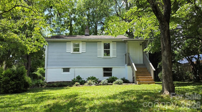 827 Forest Street, Hendersonville, NC - 3 beds, 678 sqft - $335,000