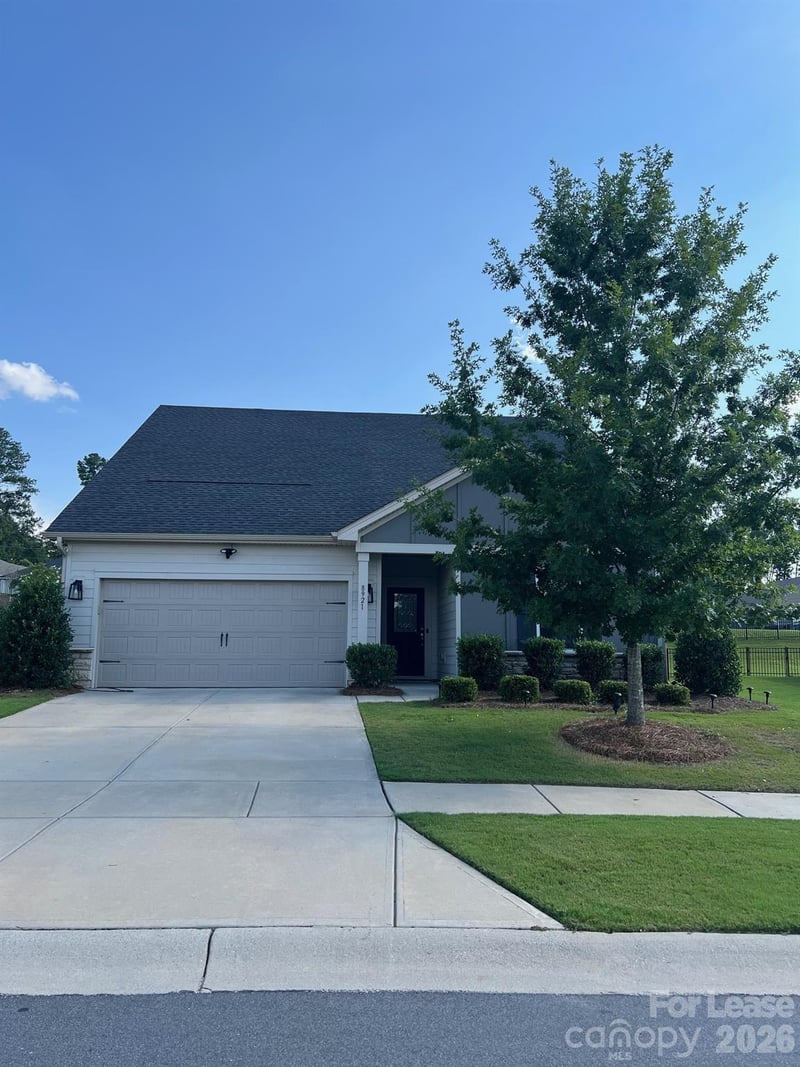 8921 Pennegrove Circle, Charlotte, NC - 4 beds, 3 baths, 2,257 sqft - $3,200