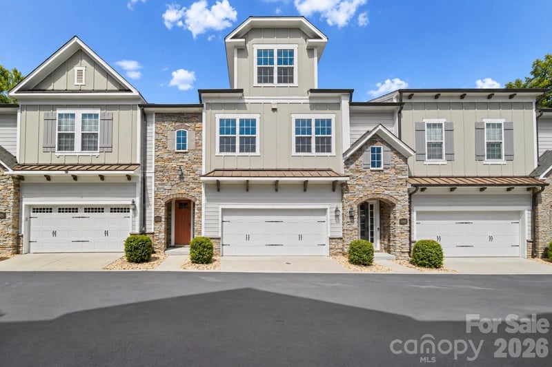 10112 Claire Vista Drive, Charlotte, NC - 4 beds, 3.5 baths, 2,986 sqft - $699,000