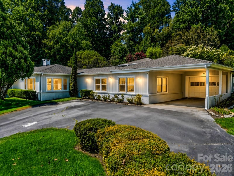 370 Orchard Circle, Laurel Park, NC - 2 beds, 3 baths, 2,307 sqft - $610,000