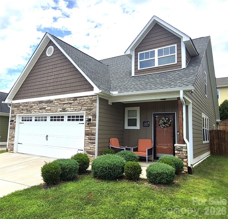 15 Hyde Park Place, Arden, NC - 3 beds, 2.5 baths, 1,647 sqft - $470,000
