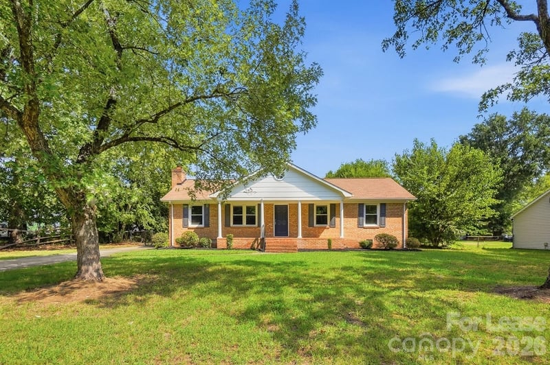 12011 Merriweather Drive, Charlotte, NC - 3 beds, 2 baths, 1,275 sqft - $2,000