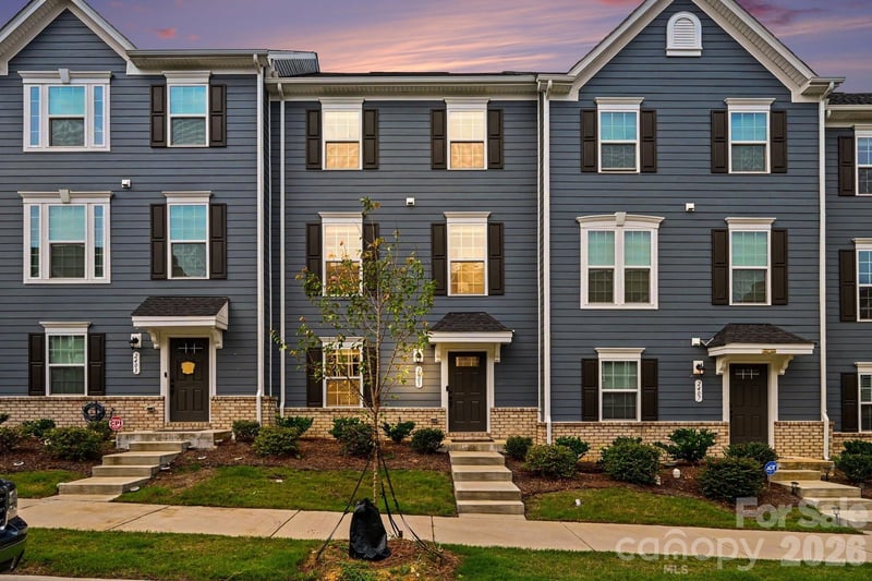 2405 Autumn Olive Lane, Matthews, NC - 3 beds, 2.5 baths, 1,779 sqft - $379,000
