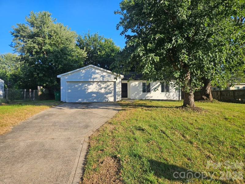 2526 Nickelridge Court, Charlotte, NC - 3 beds, 2 baths, 1,448 sqft - $364,900