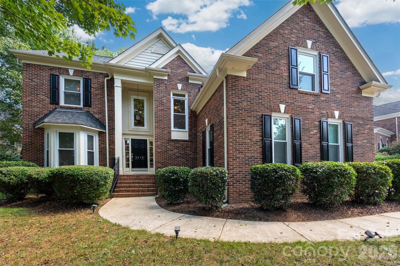 3415 Twelve Oaks Place, Charlotte, NC - 5 beds, 2.5 baths, 2,937 sqft - $750,000