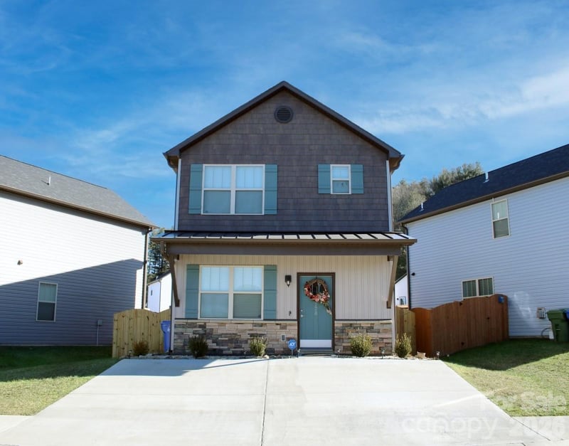 226 Slade Lane, Black Mountain, NC - 3 beds, 2.5 baths, 1,360 sqft - $329,900