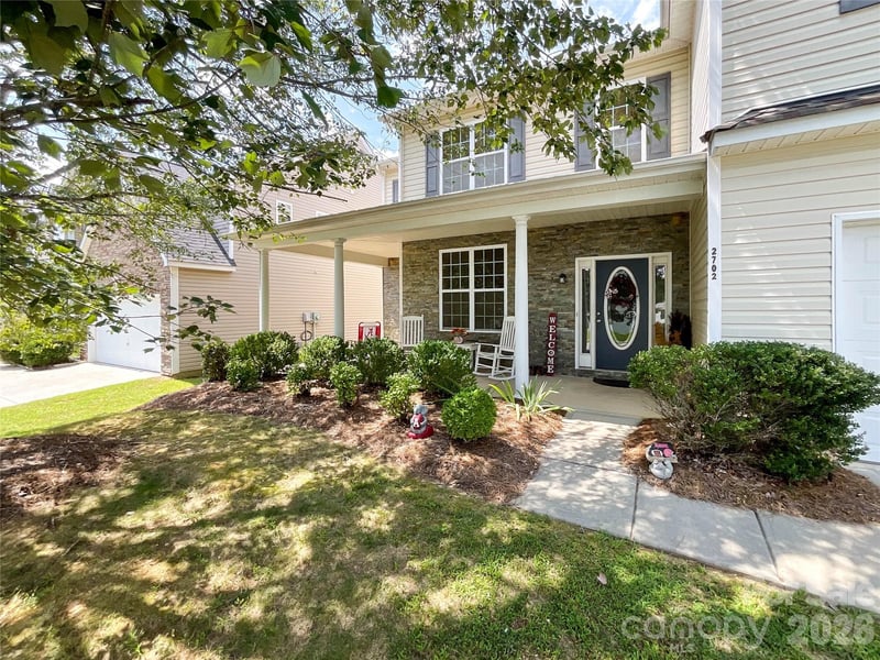 2702 Piersland Drive, Matthews, NC - 4 beds, 3.5 baths, 2,737 sqft - $474,900